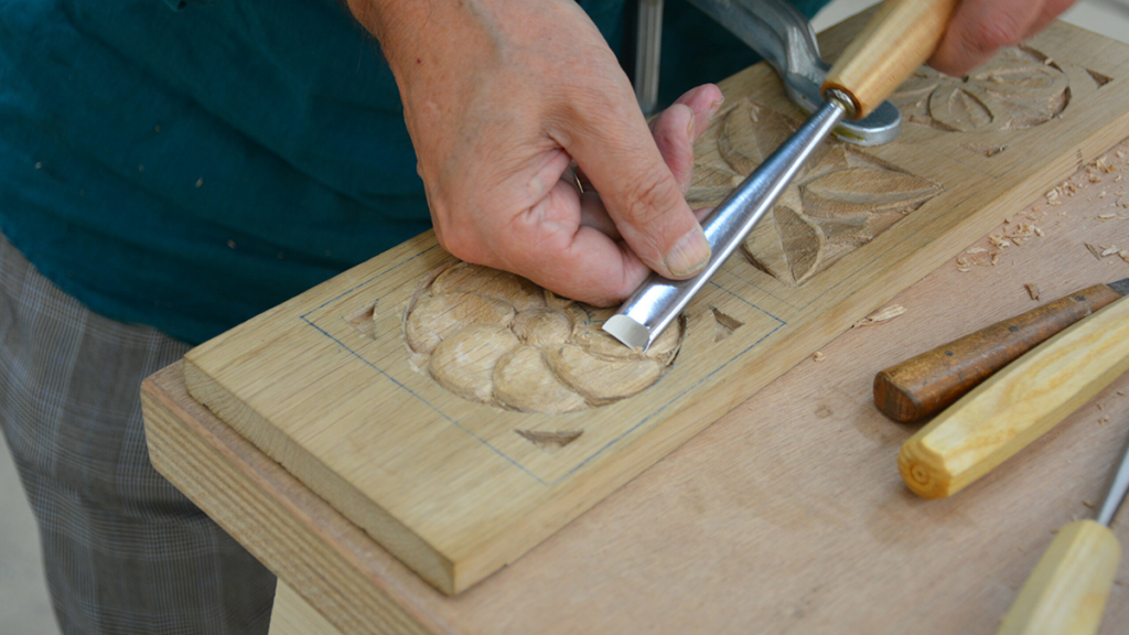 Houtsnijden heeft plaats voor nieuwe deelnemers Houtsnijden heeft plaats voor nieuwe deelnemers