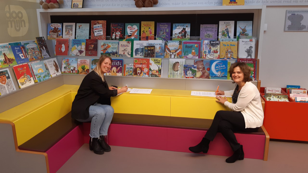 Bibliotheek en kinderdagverblijven werken samen aan Taalontwikkeling Bibliotheek en kinderdagverblijven werken samen aan Taalontwikkeling
