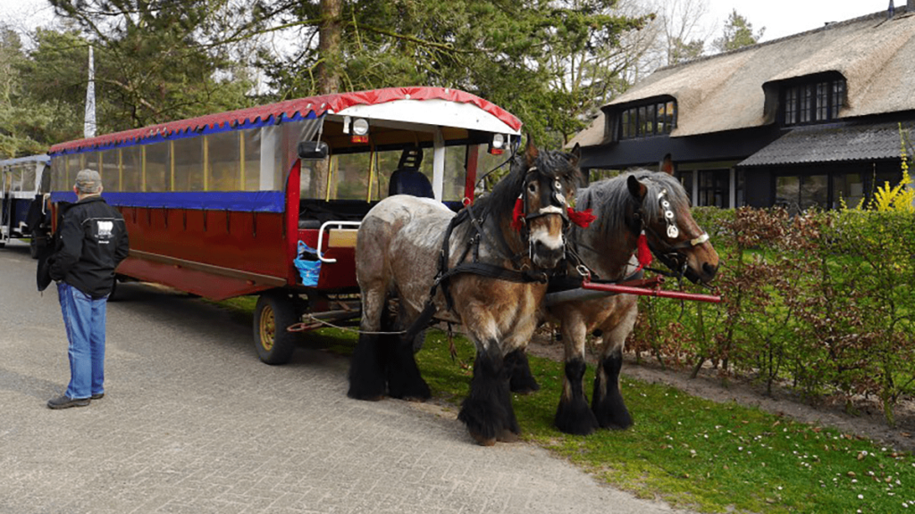 Angels Army biedt tijdelijke bewoners Hof van Dalfsen Huifkartocht