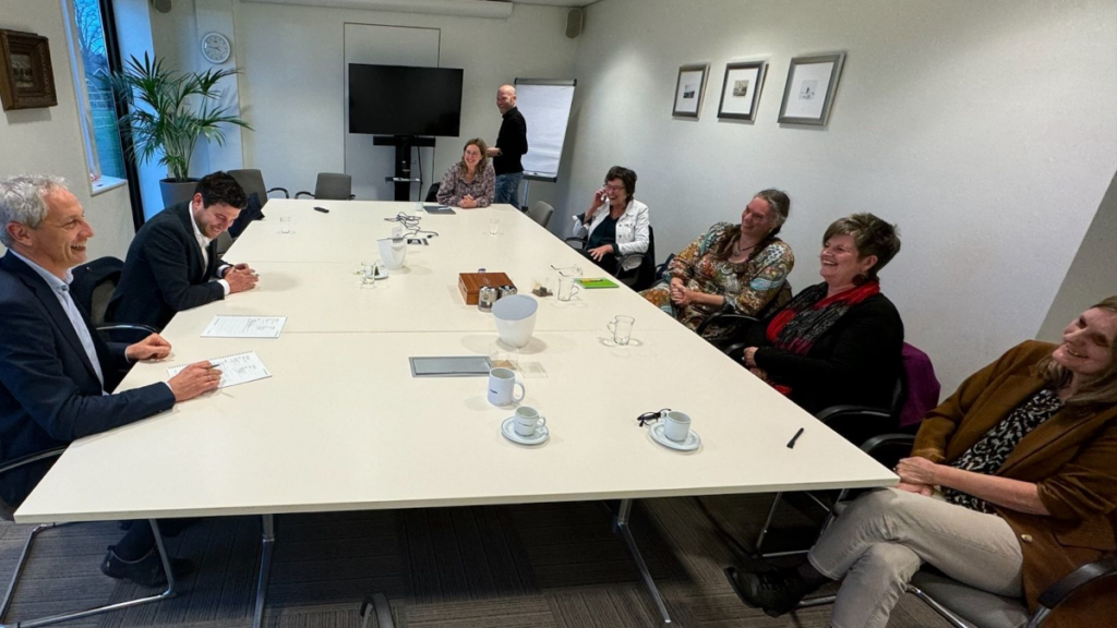 Ondertekening overeenkomst taalonderwijs voor laaggeletterden