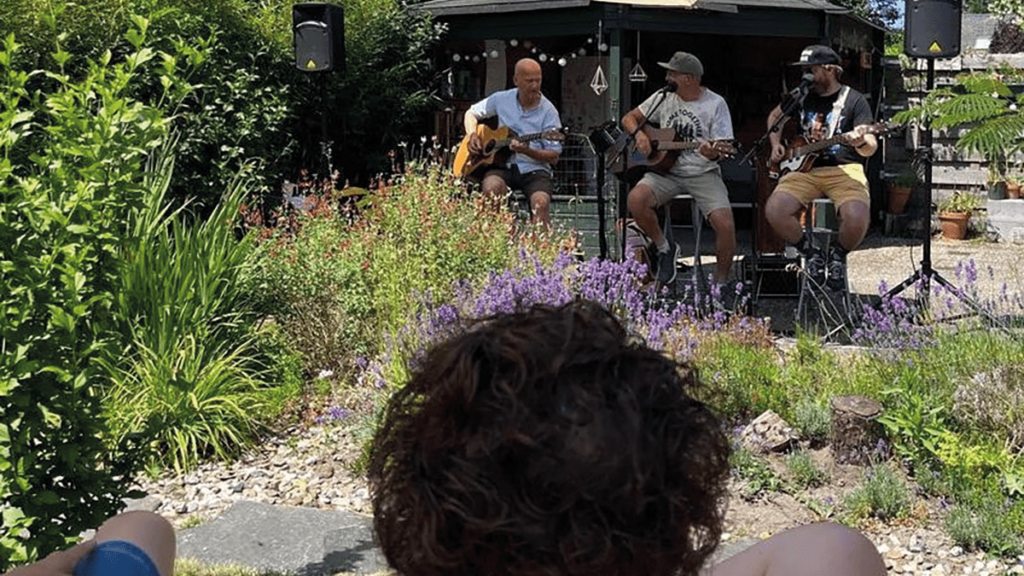 Veel nieuwe acts in Ankum en Dalfsen bij Muziek in de tuin Veel nieuwe acts in Ankum en Dalfsen bij Muziek in de tuin