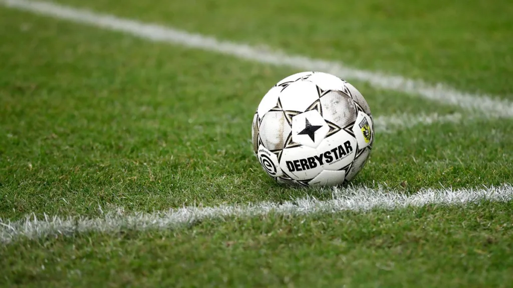 Broers Van den Anker zorgen voor opvallende transfers in amateurvoetbal