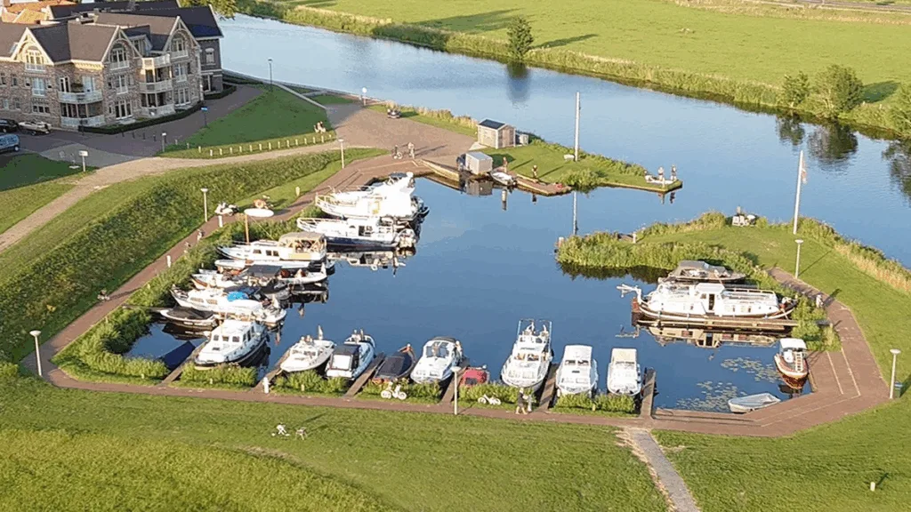 Dalfsen Verbetert Haven en Kades voor Duurzaam Vaarseizoen