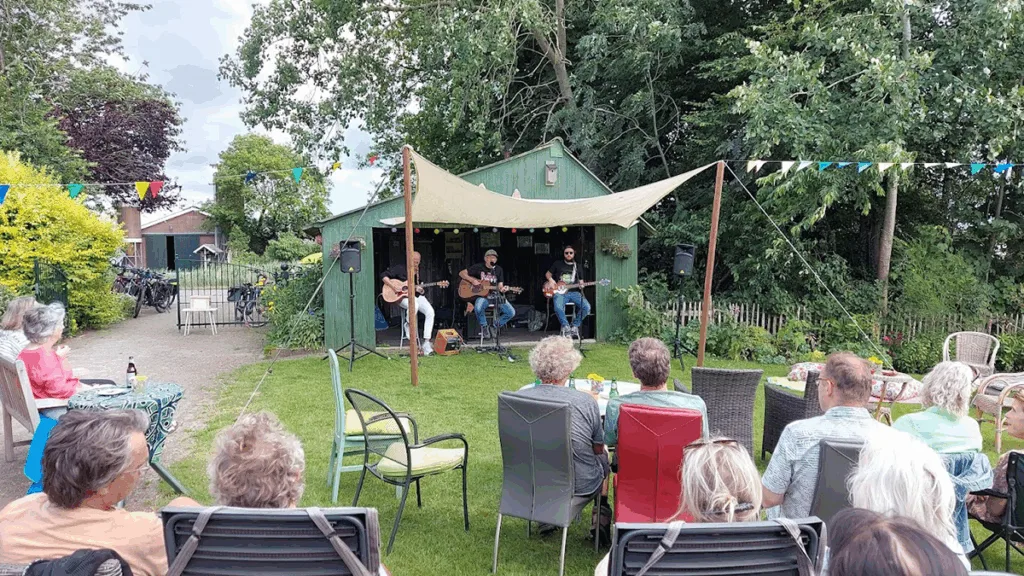 Dalfsen Bloeit en Klinkt: Muziek in de Tuin Keert Terug Dalfsen Bloeit en Klinkt: Muziek in de Tuin Keert Terug