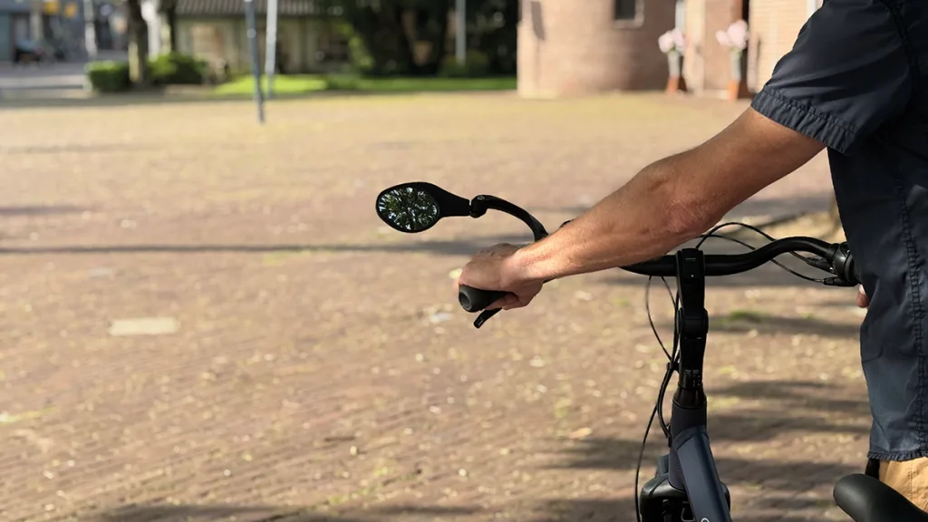 Tijd voor een fietsspiegel? De gemeente Dalfsen deelt ze gratis uit!