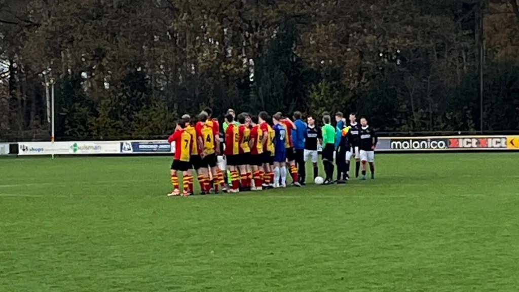 Vroege kater voor Dalfsen; Rossum profiteert Vroege kater voor Dalfsen; Rossum profiteert