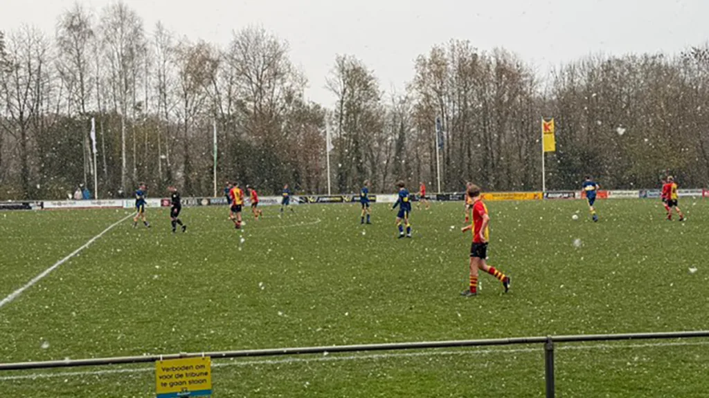 Van Ringen bezorgt SV Dalfsen cruciale 0-1 zege in Lochem Van Ringen bezorgt SV Dalfsen cruciale 0-1 zege in Lochem