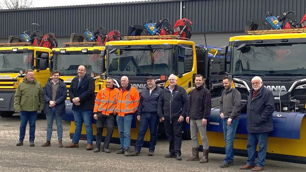 Nieuwe trucks voor buitendienst Dalfsen klaar voor de klus Nieuwe trucks voor buitendienst Dalfsen klaar voor de klus
