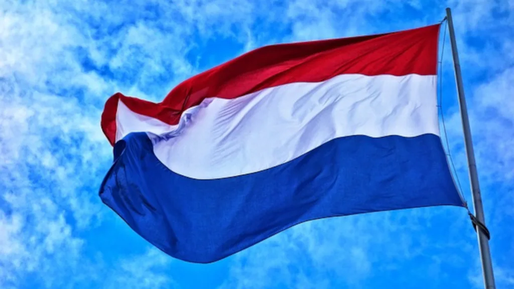 Dalfsen kleurt rood-wit-blauw voor bevrijdingsdagen Dalfsen kleurt rood-wit-blauw voor bevrijdingsdagen