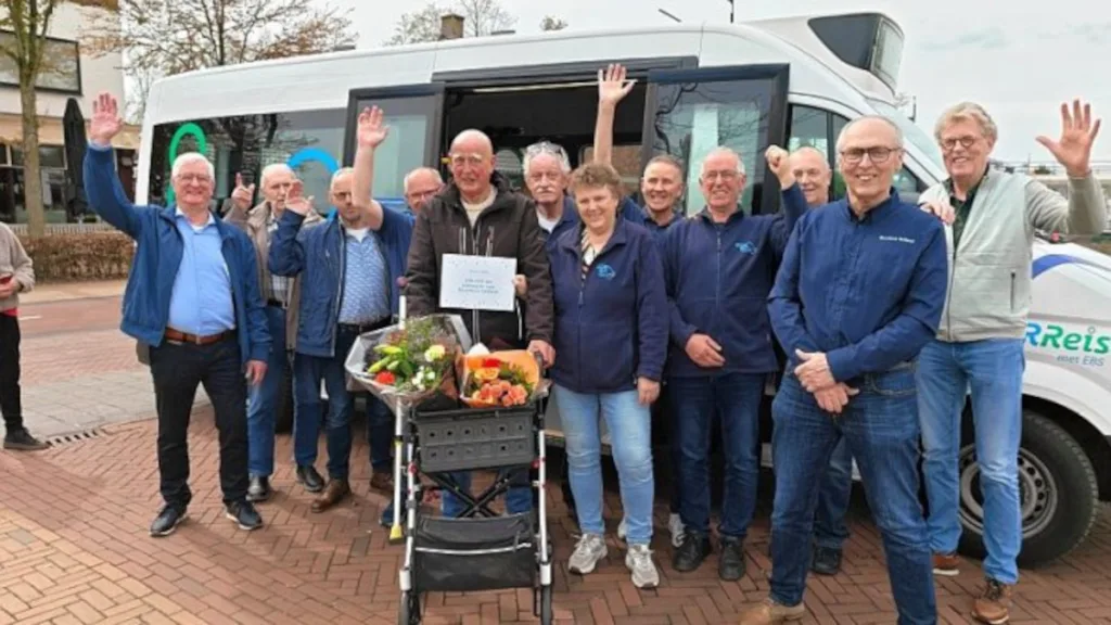 Buurtbus Salland verwelkomt 200.000ste passagier Buurtbus Salland verwelkomt 200.000ste passagier