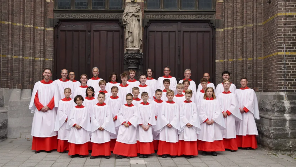 Jongenskoor Dalfsen zingt Gloria van Vivaldi