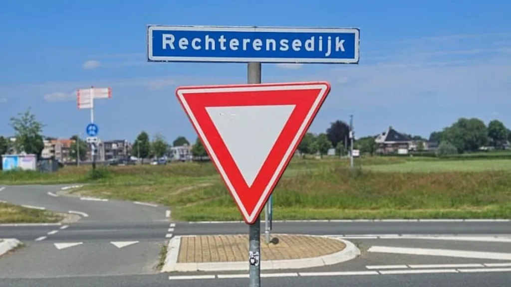 Rechterensedijk Dalfsen dicht voor nieuw wegdek